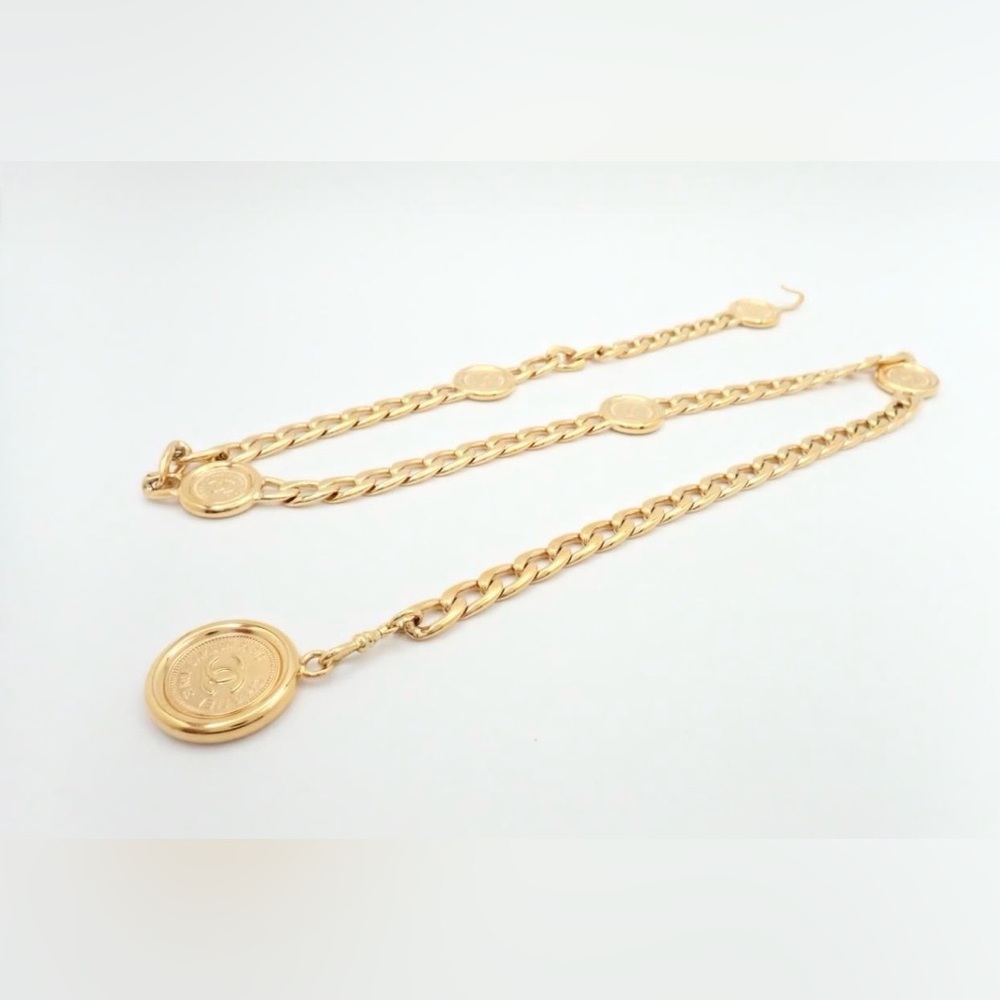 CHANEL Vintage Gold Tone Costume Jewelry Chain-Link Logo Belt Coin 3 Hanging
